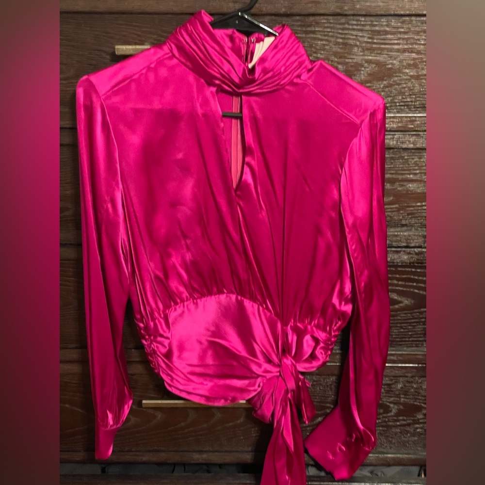 cinq a sept fuschia satin long sleeve blouse. size 8 never worn